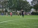Laatste training S.K.N.W.K. JO10-1 (partijtje tegen de ouders) van woensdag 22 mei 2024 (63/133)
